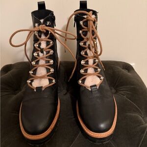 Nine West Black and Tan Lace Up Winter Boots 9 1/2 Snow cold weather
